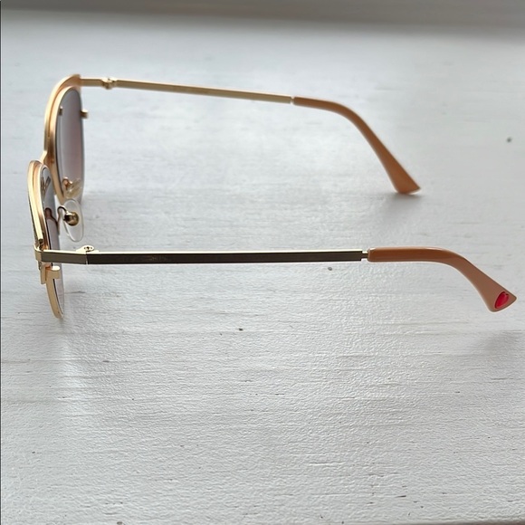 BETSEY JOHNSON NWOT Ladies Club Gold Cat Eye Sunglasses - Picture 6 of 11